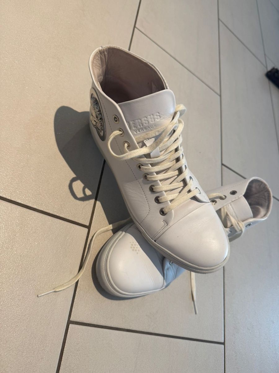 Versace Scarpe da uomo: Herren Sneaker Versace Grösse 43  – Usato da Stetten AG venduto da Dekis-Tradingcards 2