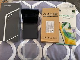 Samsung Galaxy Z Flip7 mit Schutzfolien
