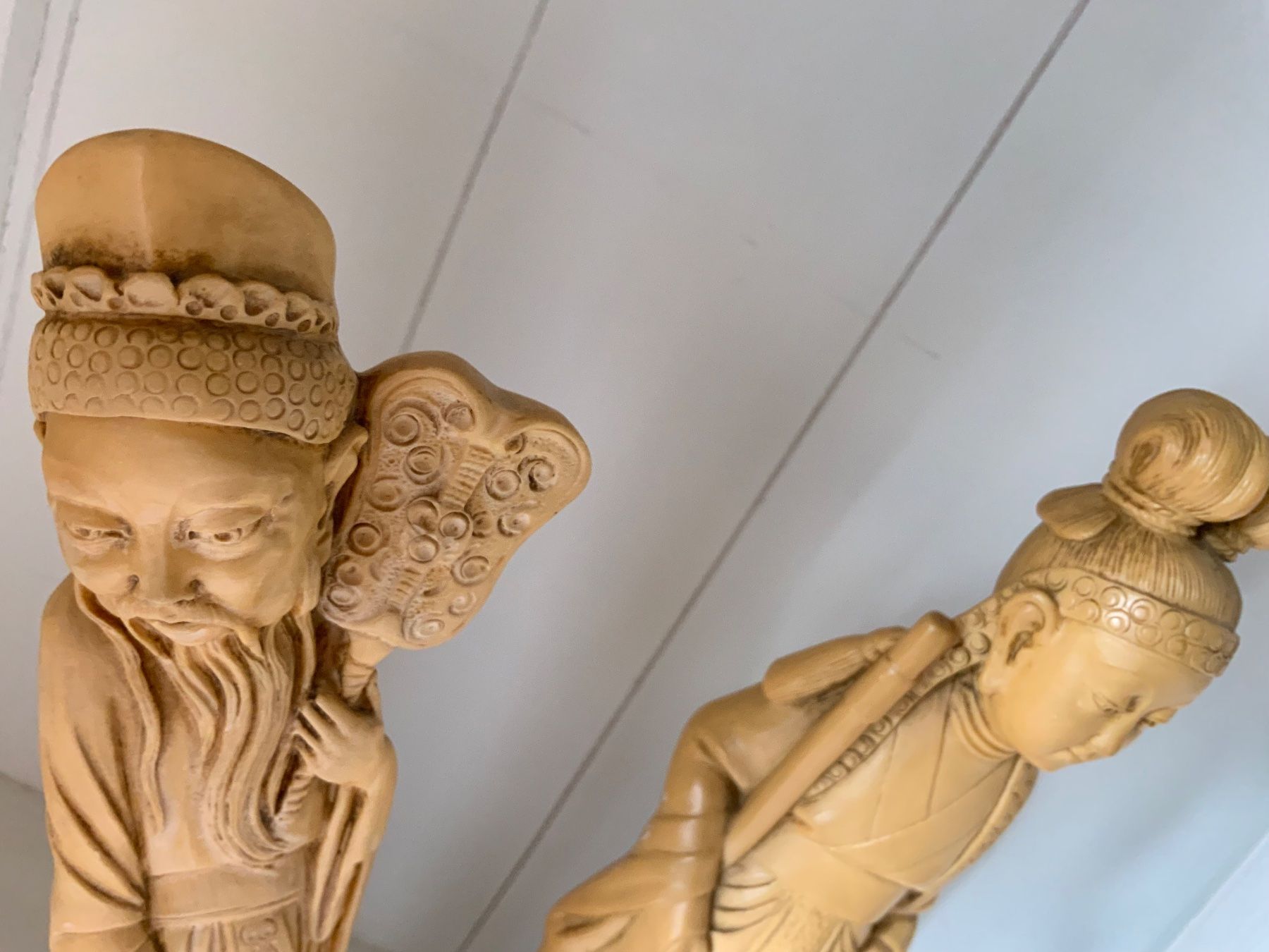 Figuren: 2 alte  Figuren Stil chinesisch Kunstharz – Gebraucht aus Cham von Mira10 2
