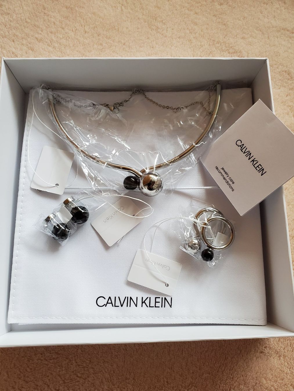 Calvin Klein Altri gioielli: Calvin Klein Bijoux Set Neu. Ideal als Geschenk – Nuovo e nell'imballaggio originale da Dättwil AG venduto da Globetrotter2000