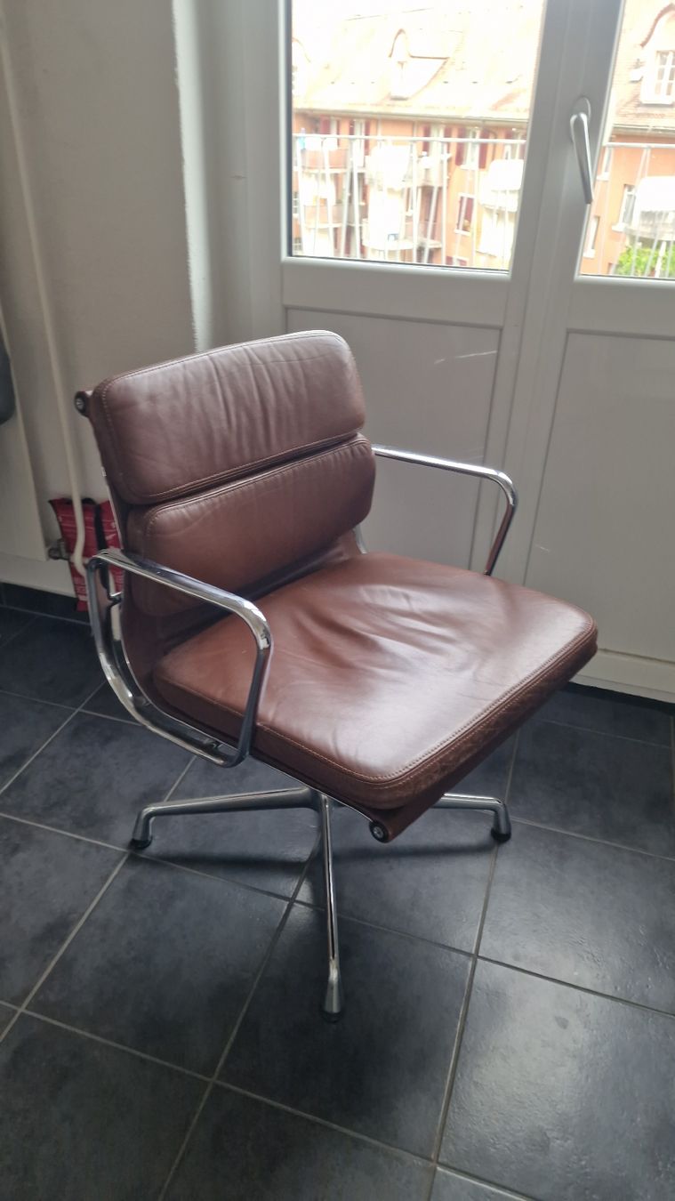 Vitra Stühle: Eames Vitra Bürostuhl – Gebraucht aus Zürich von yoooh
