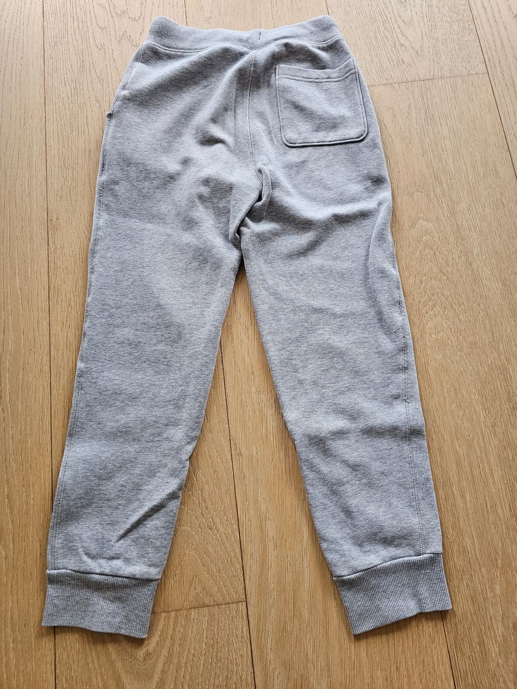 Converse Pantaloni: Converse Trainerhose Gr. 140 - 152 - neuwertig – Usato da Thalwil venduto da Beckhaem 2