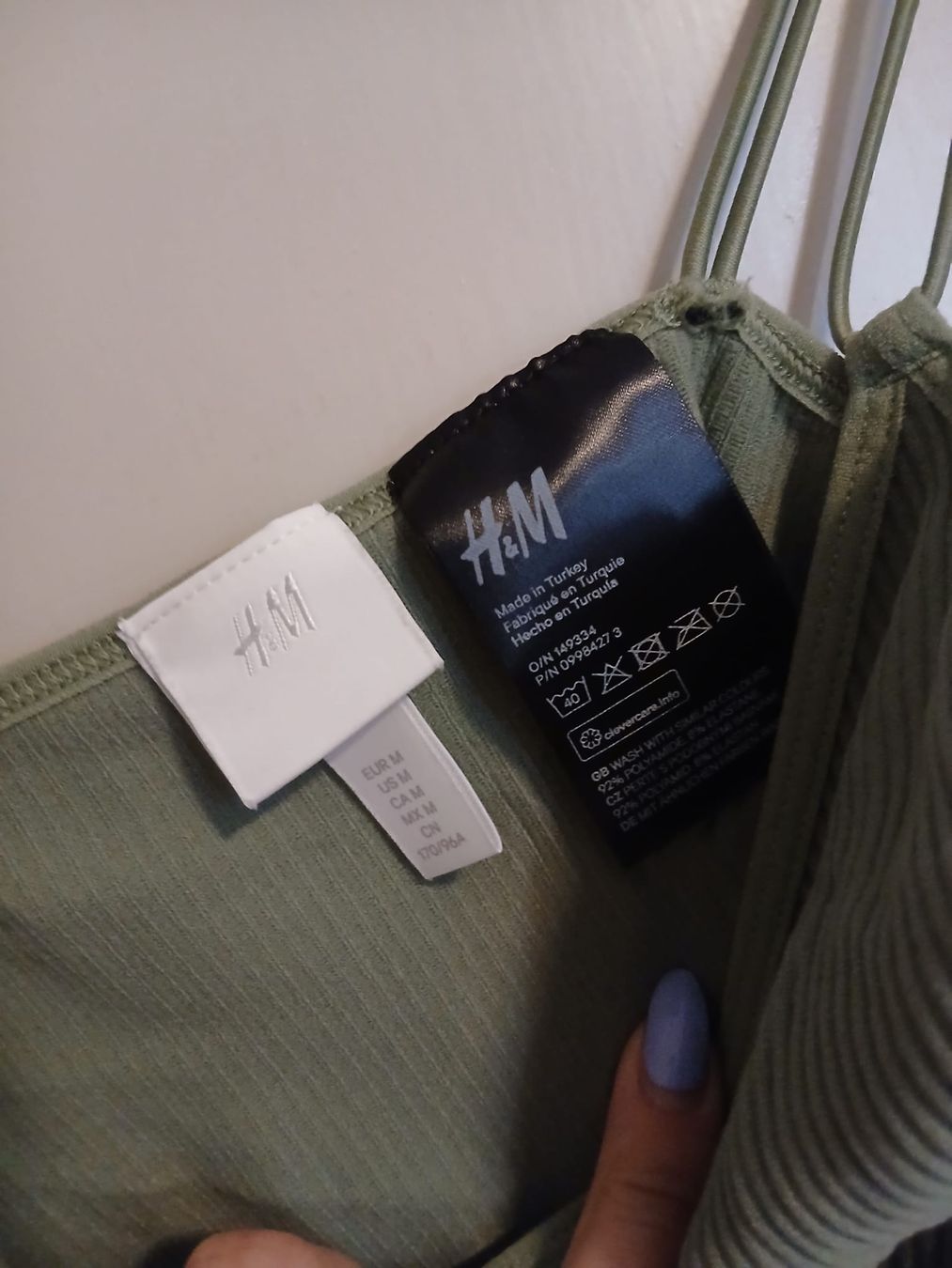 H&M Tops: Damen Top Oliv Grösse M H&M  – Neu (gemäss Beschreibung) aus Balsthal von Leila_Luna 1