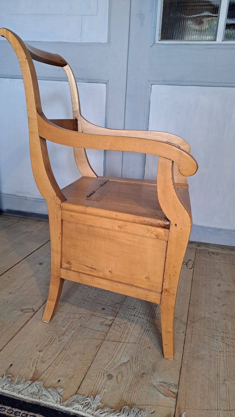 Poltrone: Fauteuil ancien /chaise percée /antiquité – Usato da Neuchâtel venduto da Forestmanz 3