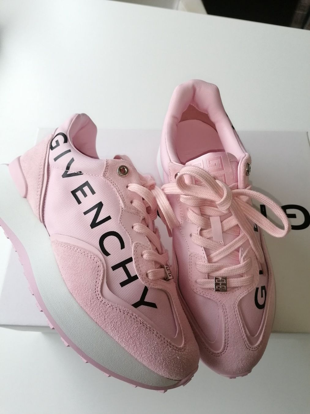 Givenchy Scarpe da donna: Givenchy runner sneaker Rosa Gr. 38 – Nuovo e nell'imballaggio originale da Bäch SZ venduto da EMMA0111 1