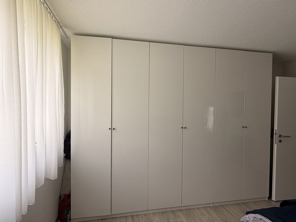 Ikea Armadi: Kleiderschrank – Usato da Ueken venduto da vbe_wgz6