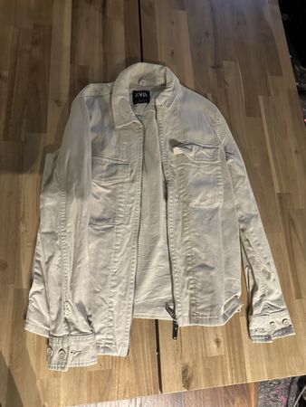 Zara Jacke, Beige, Grösse S – Perfekt für den Frühling!