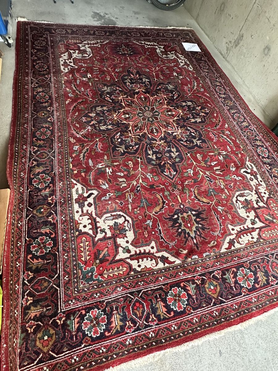 Teppiche: ORIENT TEPPICH AB 1 FR. – Gebraucht aus Schüpfen von TOY-58 1