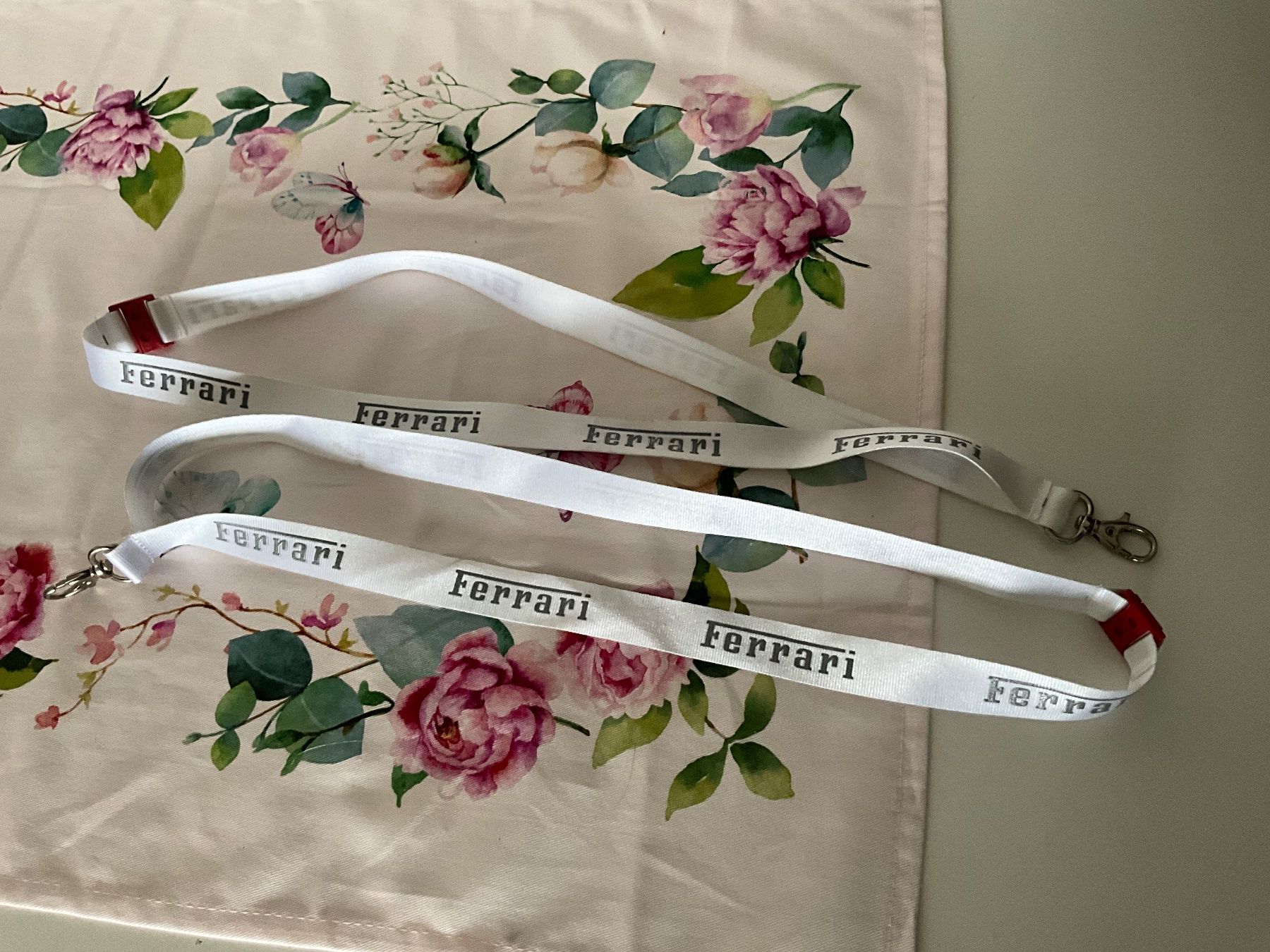 Ferrari Plaketten & Abzeichen: Ferrari California T Event Souvenirs – Neu (gemäss Beschreibung) aus Zürich von thovala 4