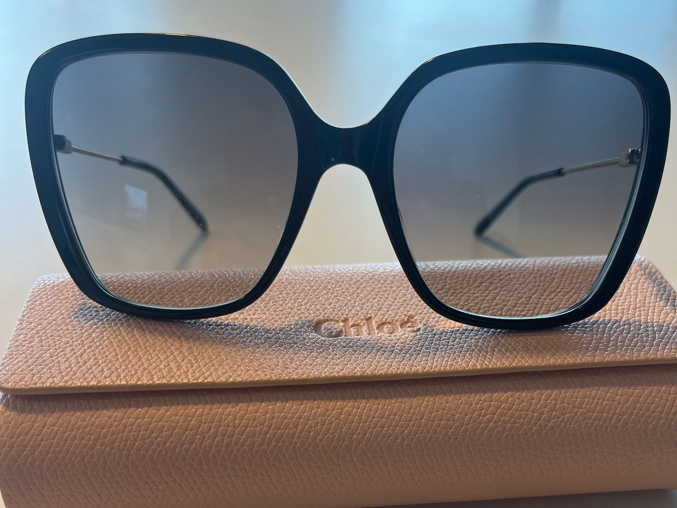 Chloé Brillen & Gläser: Chloé Sonnenbrille - schwarz/gold – Neu (gemäss Beschreibung) aus Diepoldsau von Soleil0425 3