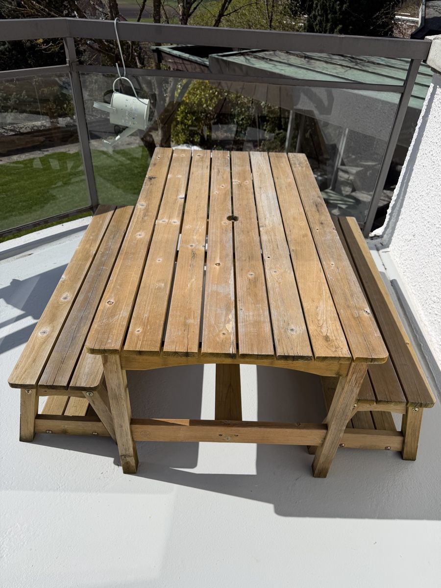Set di tavolo e panche: Gartentisch mit Sitzbank und Sonnenschirm gestreift – Usato da Wallisellen venduto da ale_9qys 5