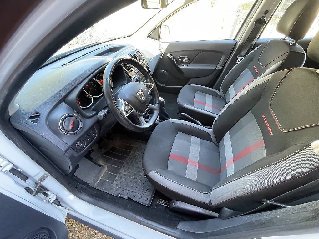 Autos: Dacia Sandero Stepway Tce 90 – D'occasion à Vesin par mfm_ql6k 3