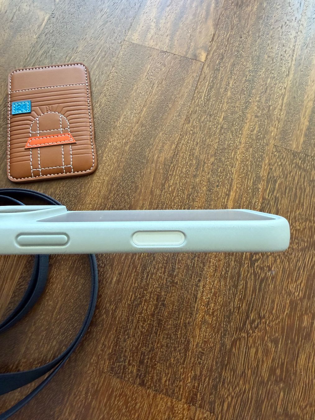 Apple Coques & Protection écran: iPhone 17 Pro Torras Case + Wallet + Crossbody Strap – D'occasion à Ennetbaden par miboo 4