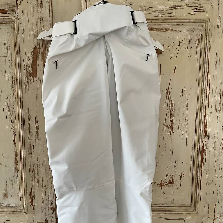 Pantaloni: J. Lindeberg Skihose XS – Usato da Uster venduto da Funseller 2