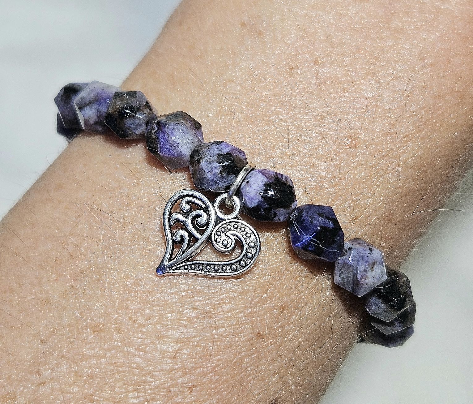 Bracciali & Braccialetti: Lila Chalcedon-Herz Armk. - Spendenaktion – Nuovo (secondo la descrizione) da Unterkulm venduto da Nachtigall 1