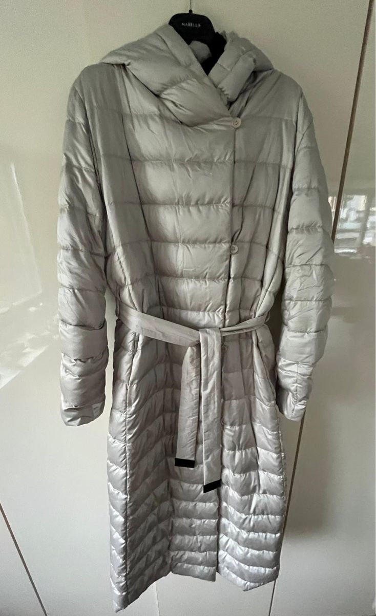 Max Mara Cappotti: Max Mara Daunenmantel – Nuovo (secondo la descrizione) da Küssnacht am Rigi venduto da ric_27vw 3