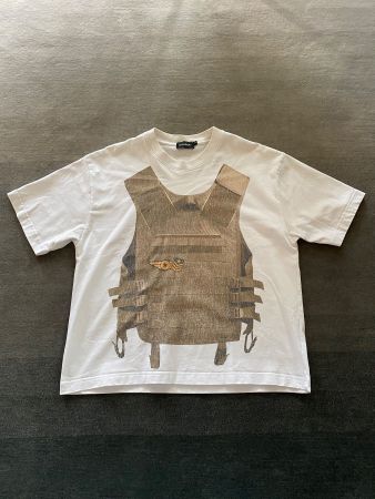 Hype Dept. T-Shirt mit Weste-Print, Grösse S