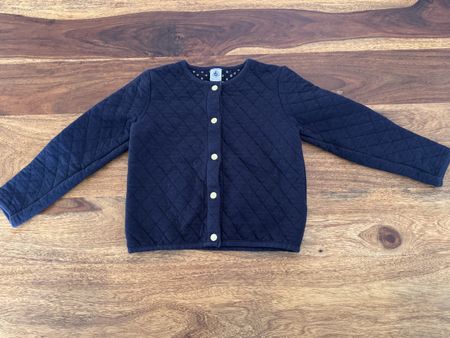 🍁🍂Petit Bateau Jäggli dunkelblau gesteppt Grösse 116🍂🍁