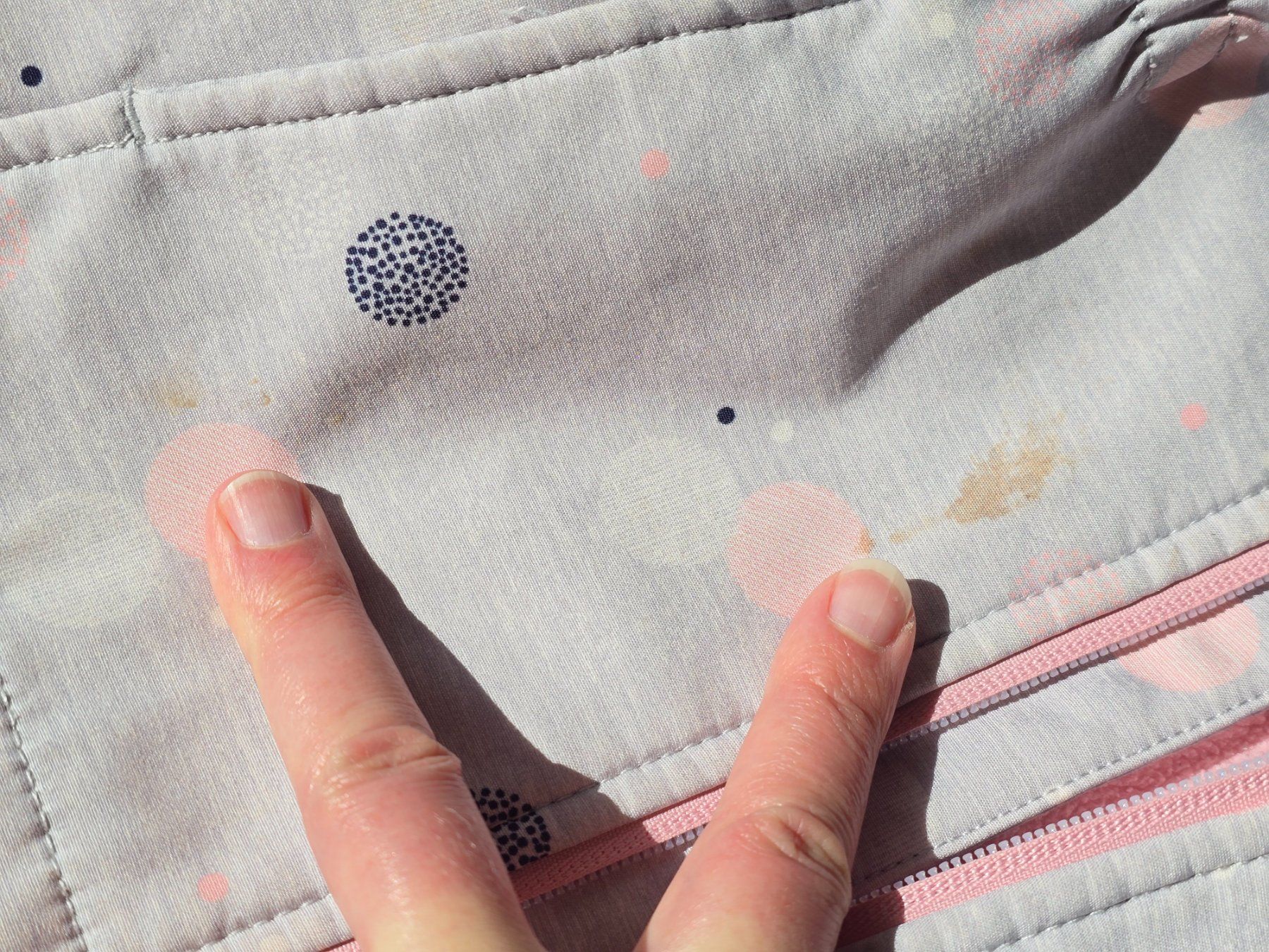 Vestes & Manteaux: Softshelljacke Gr. 122 mit Flecken – D'occasion à Büttikon AG par Amineah 1