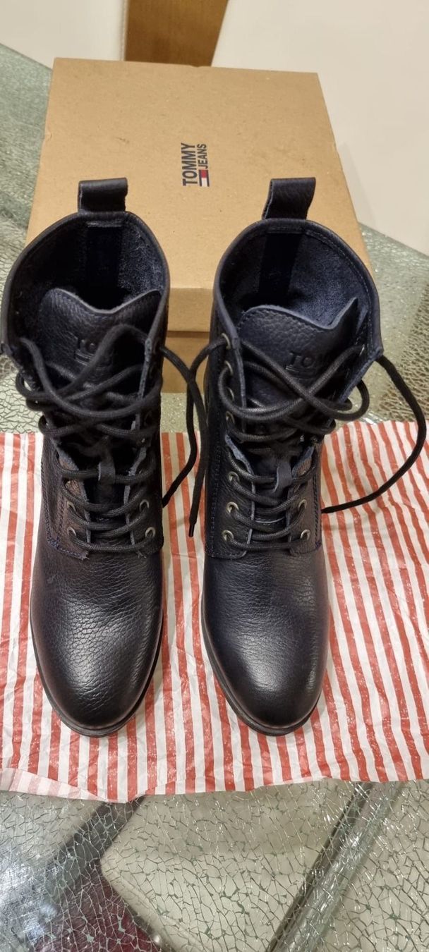 Tommy Hilfiger Damenschuhe: Tommy Jeans Gr. 40 – Neu und originalverpackt aus Luzern von Edii025
