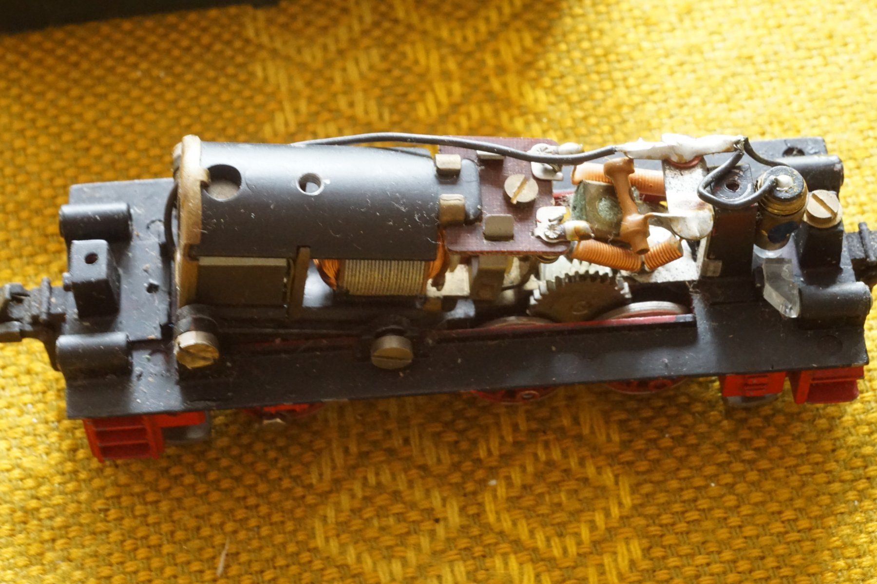 Trix Modelleisenbahnen: E-Lok grün Trix-Express alt – Gebraucht aus Gränichen von iknow 6