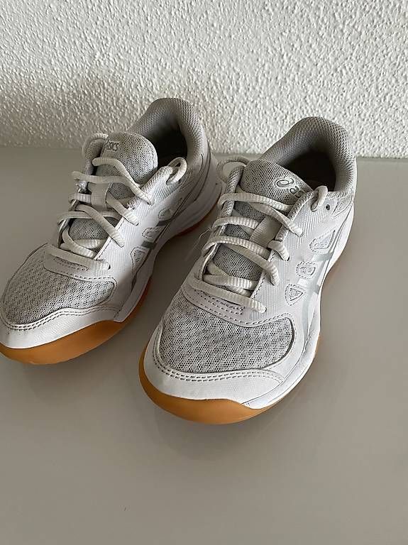Asics Scarpe per ragazzi: Asics Sneaker / Hallenturnschuhe Gr 33.5 – Usato da Altendorf venduto da Elite-S 1