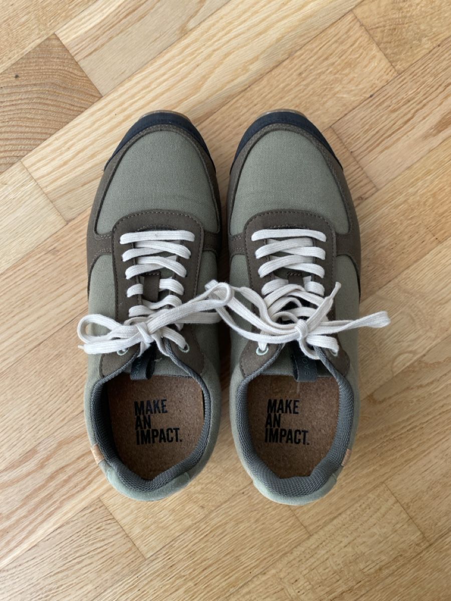Genesis Herrenschuhe: Sneaker von Genesis – Neu (gemäss Beschreibung) aus Basel von Oleander40