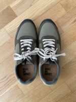 Sneaker von Genesis