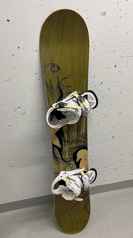 Boards: Arbor Snowboard + Burton Bindung – D'occasion à St. Gallen par sunleister