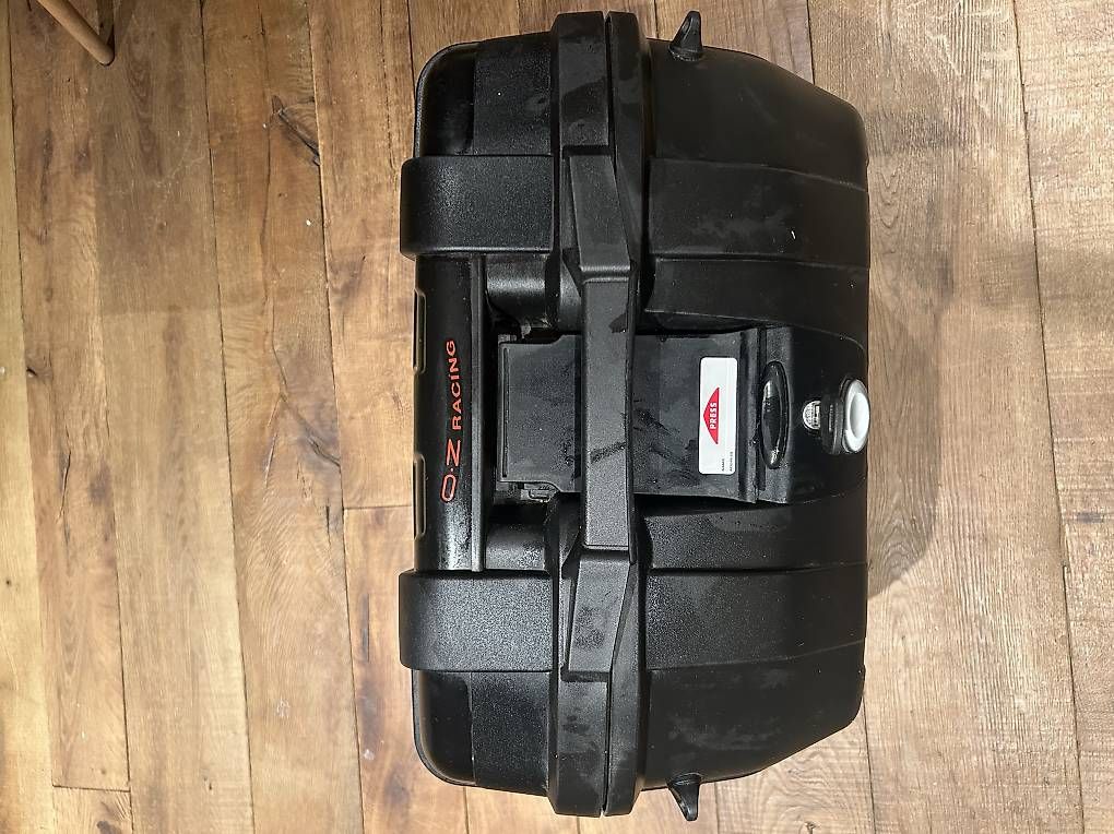 Topcase: Motorrad Kiste GiVi – Gebraucht aus Schönried von BigBlockV8 1