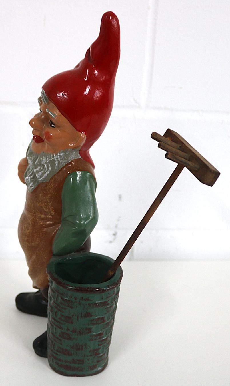 Figurines: Kleiner Gartenzwerg mit Rechen und Korb – D'occasion à Volketswil par brockipfannenstil 3