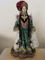 Handgefertigte Trachtenpuppe aus Tatarstan, Folkl