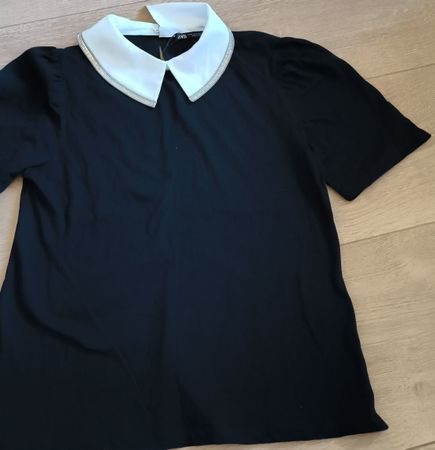 Élégante robe t-shirt  Zara avec col blanc, taille M, neuve