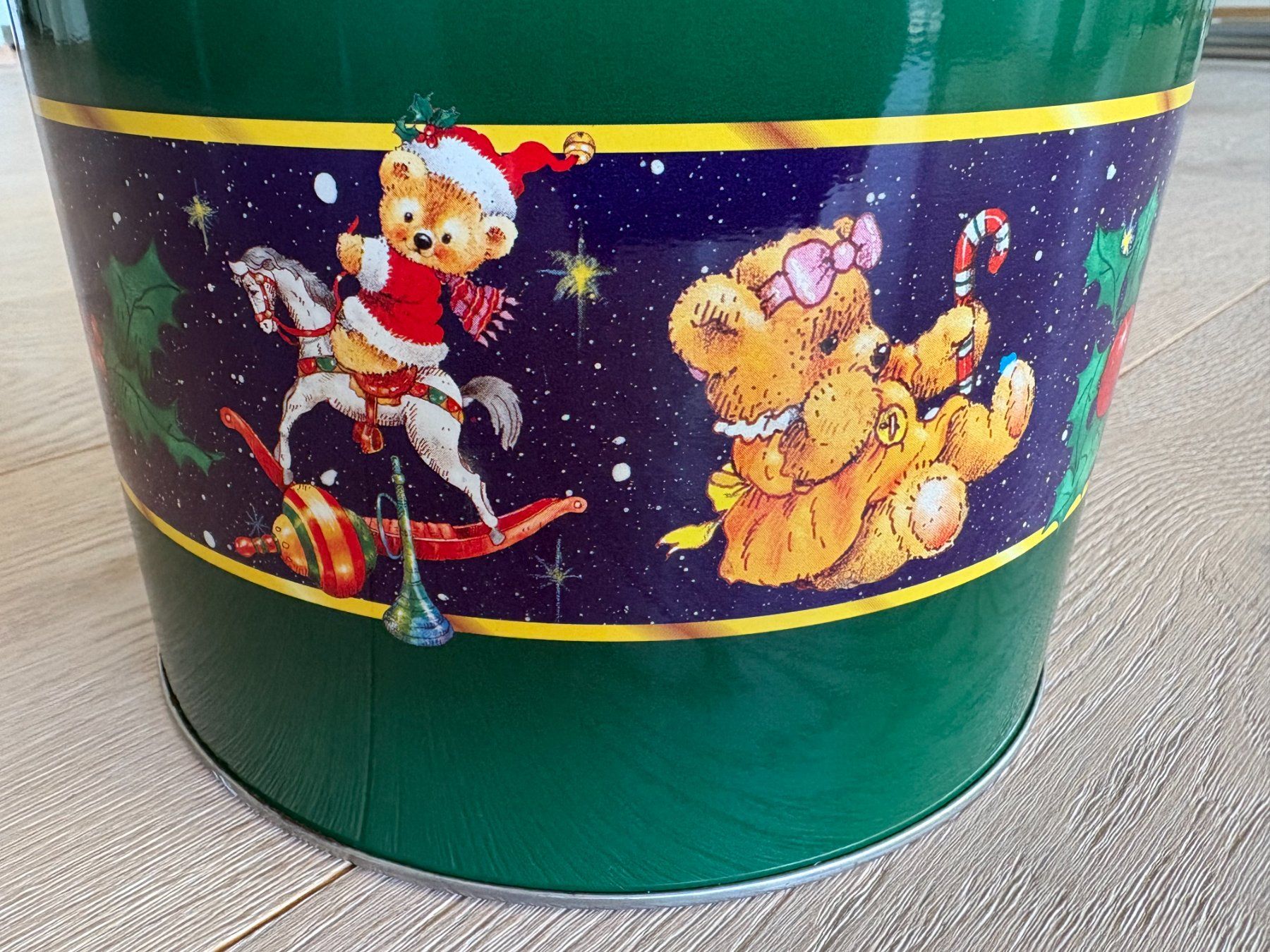 Behälter & Ähnliches: Grosse Blechdose/Guetzlidose Weihnachten/Samichlaus – Gebraucht aus Aesch LU von Rovo 5