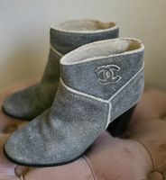 Bottines Chanel fourrées vintage T37 hiver daim gris