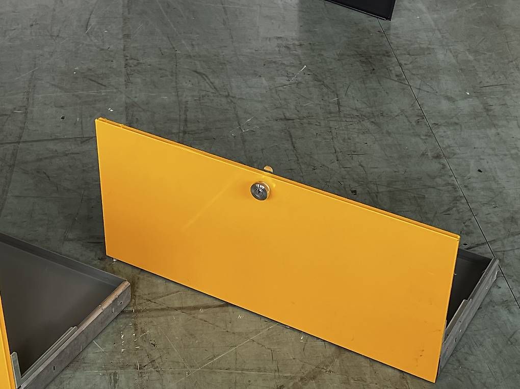 Portes: USM Haller Türe / Auszug – D'occasion à Kreuzlingen par polychromos 2