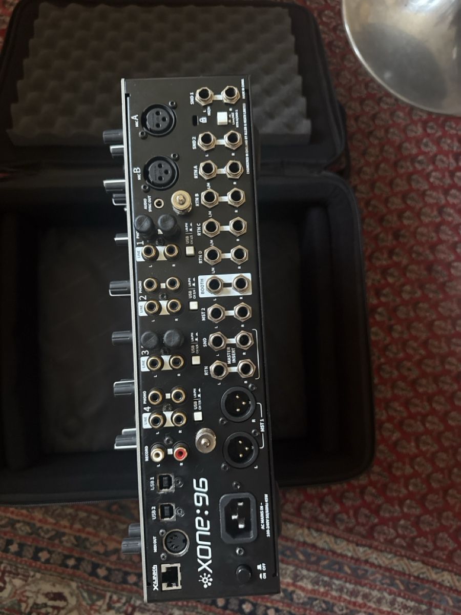 Allen & Heath Console di mixaggio: Allen & Heath Xone 96 – Usato da Basel venduto da mai_7svq 1