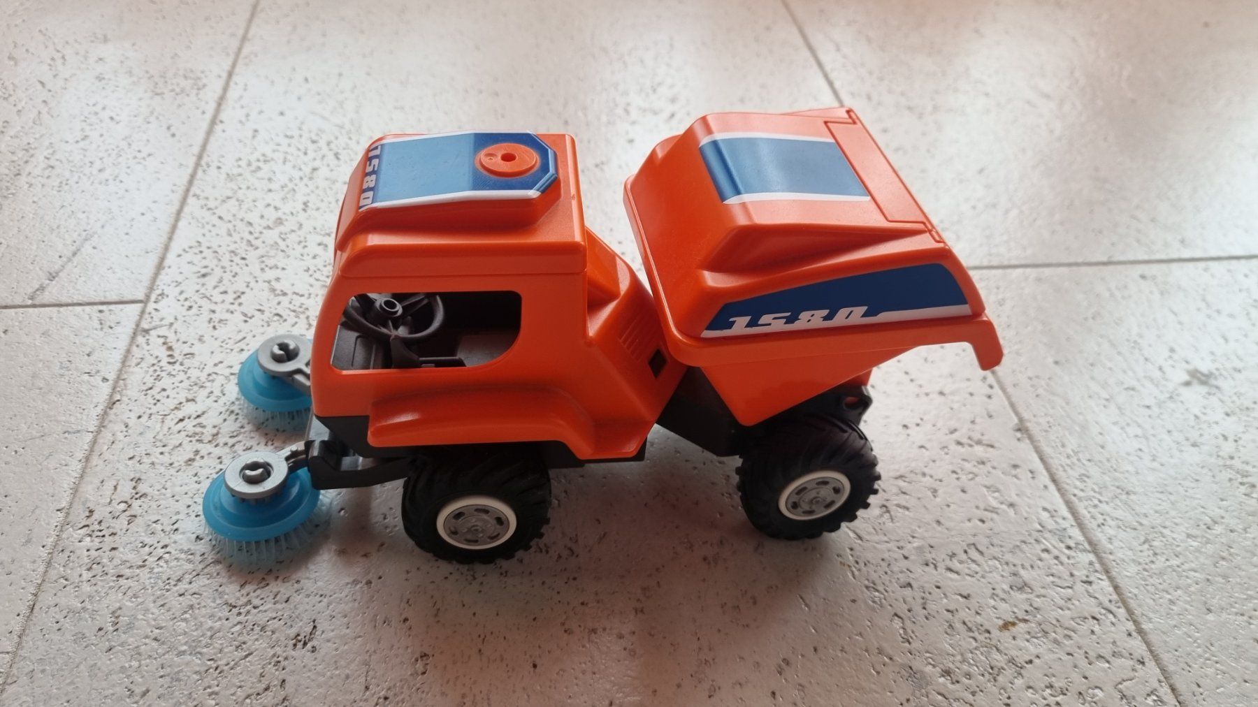 Playmobil Giocattoli: Playmobil Kehrmaschine – Usato da Gundetswil venduto da Merlin81 1