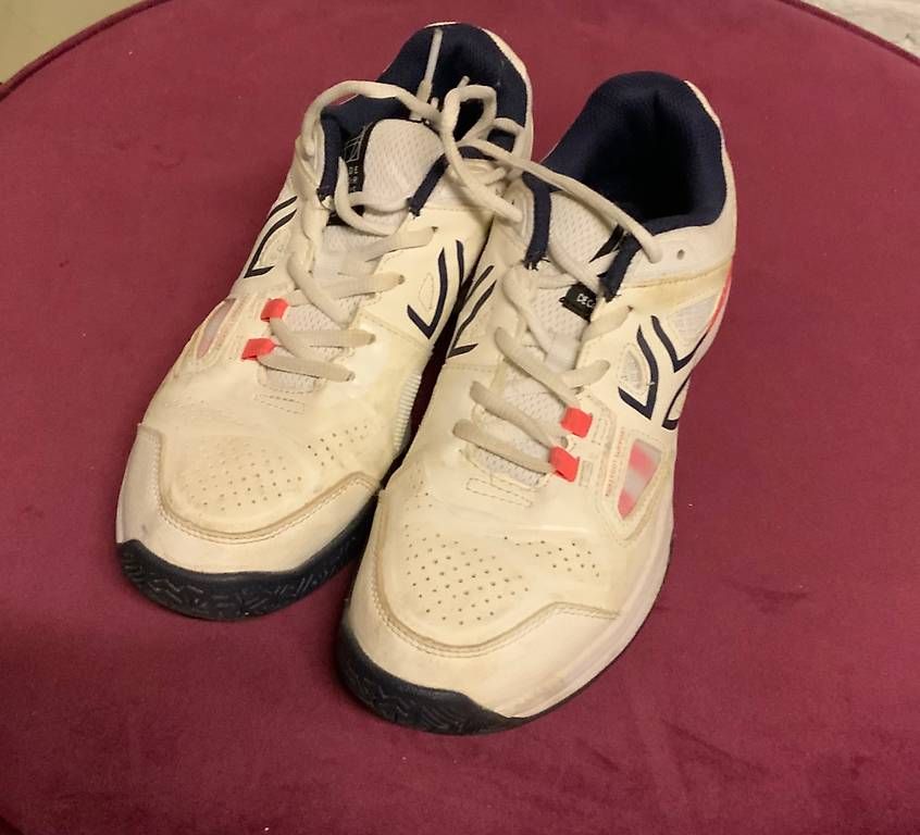 Scarpe per ragazzi: Kinder Tennisschuhe Artengo Gr. 38.5 – Usato da Bremgarten bei Bern venduto da Jow_682r 1