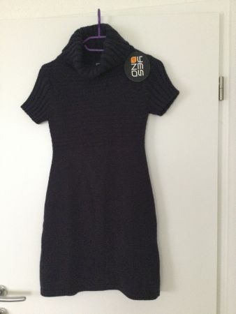 Neues Strickkleid in dunkelviola Grösse S