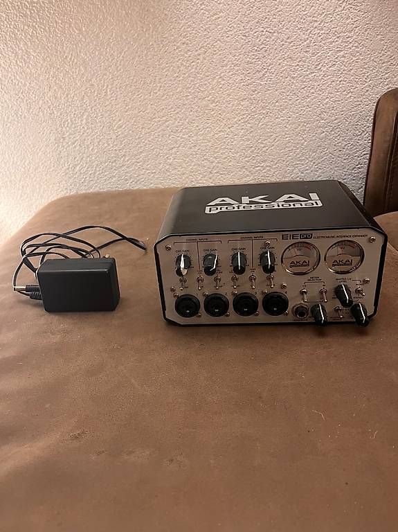Focusrite Attrezzatura per studi di registrazione: Interface Akai EIE Pro (selten) – Usato da Spiegel b. Bern venduto da enzominor9