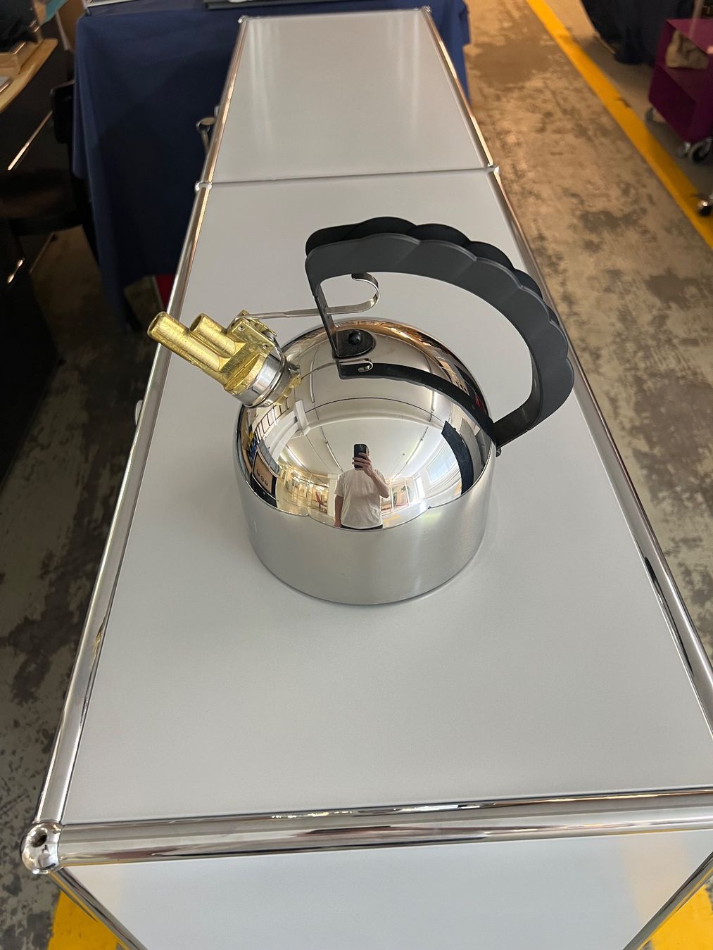 Alessi Wasserkocher: Alessi Wasserkocher – Gebraucht aus Luzern von B-R 2
