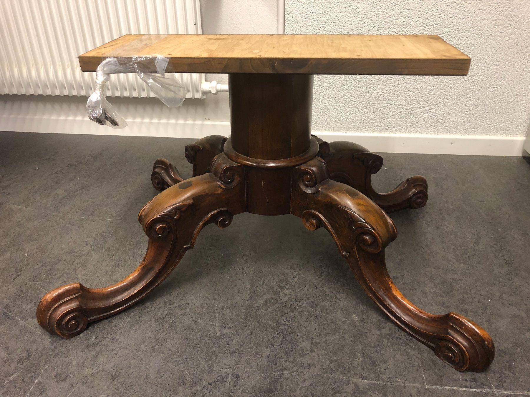 Tavoli: ancienne table – Usato da Lyss venduto da Schmuggler 5
