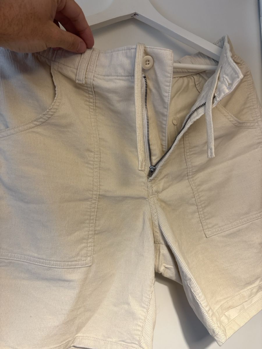 Uniqlo Pantaloni: short Uniqlo – Usato da Corsier-sur-Vevey venduto da BussardS 2