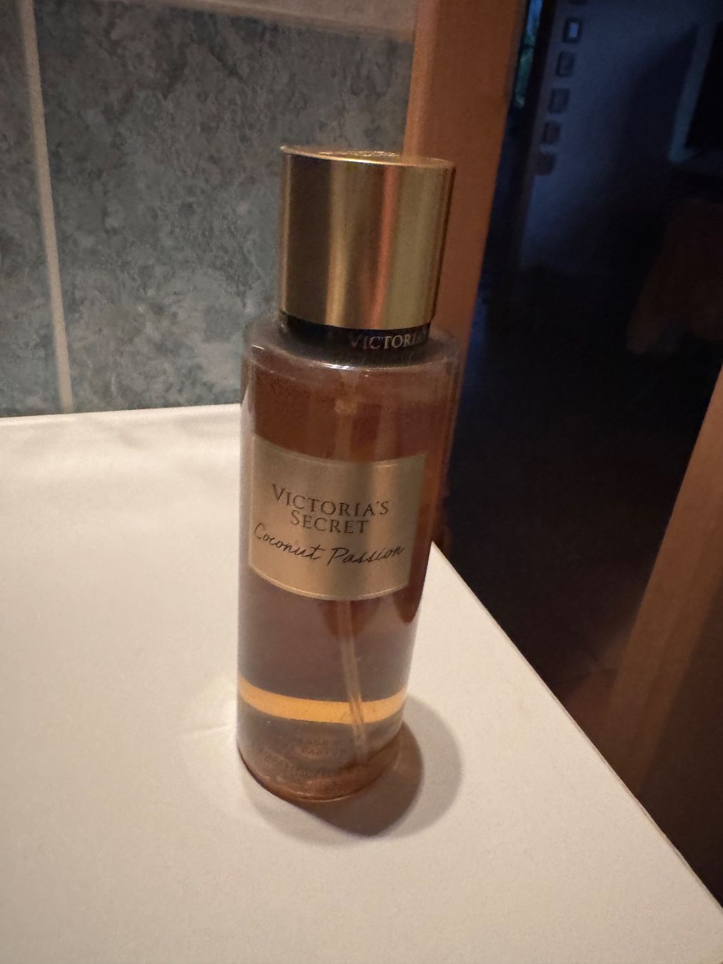 Parfums & Eau de Toilette: Lot de 4 parfums femme + 1 brume – D'occasion à Erde par Kitkatekate 8