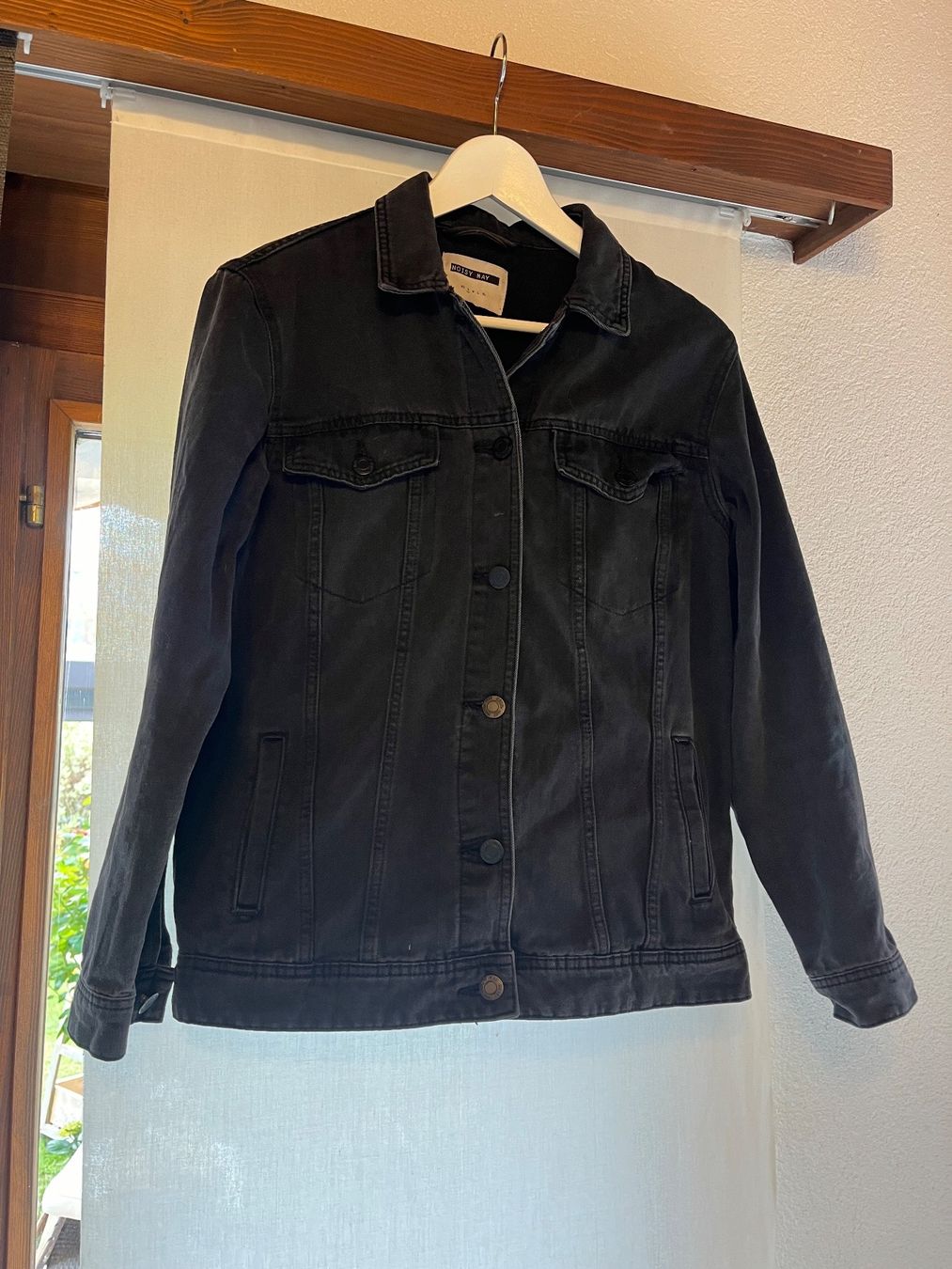 Giacche: Jeansjacke schwarz – Usato da Courgevaux venduto da wurg1