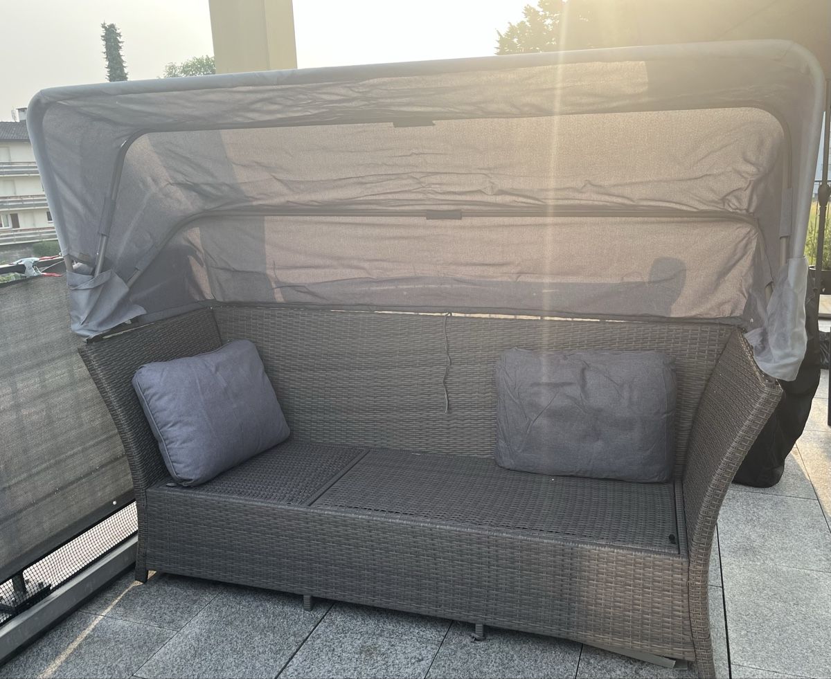 Sedie a sdraio: Lounge mit Sonnendach Kopfteil Verstellbar – Usato da Hombrechtikon venduto da skubidu