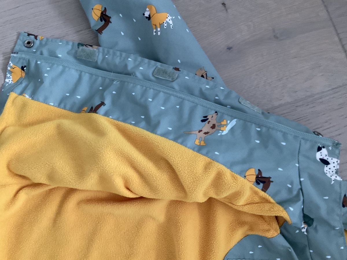 Ensembles coordonnés: Regenhose und Jacke gr 104 – D'occasion à Zürich par TheShips 3