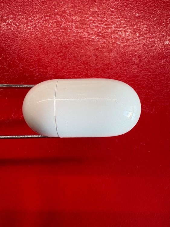 Apple AirPods Pro 1 charging case. 7