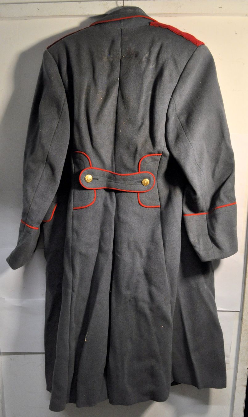 Uniformi: Ancien manteau militaire – Usato da Neuchâtel venduto da Neuchatel 1